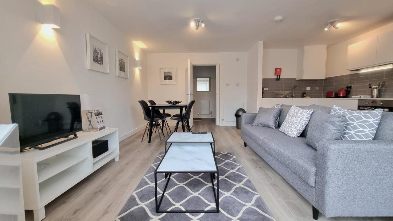 Roomspace Serviced Apartments - Kew Bridge Court Лондон Екстериор снимка